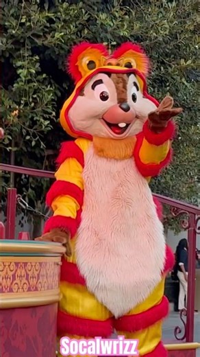 #mulan #mulanparade #mulanprocession #disney #lunarnewyear #dance #castmembers #socalwrizz #fyp