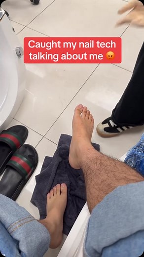 1.4M views · 9.8K reactions | WHAT I CAN CATCH THEM?☝️website in bio #vid cred: dangdeals #giveaway #viral #cheap #sale #aiheadphones #winter #ai #shop | PremiumShop | Facebook