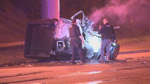 At least one person has died after a fatal single vehicle crash on Front St. under the I-90 overpass in Issaquah | KING 5
