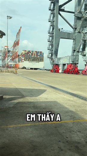Oocl Chuẩn Bị Rời Cảng Cái Mép Vũng Tàu