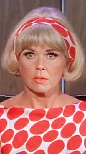 𝐑𝐨𝐜𝐤 𝐇𝐮𝐝𝐬𝐨𝐧 & 𝐃𝐨𝐫𝐢𝐬 𝐃𝐚𝐲 on Instagram: "Doris Day plays Patricia Foster opposite Ray Walston in their film, “Caprice,” 1967. ❤️ ✰ ✰ ✰ // Hashtags: ✰ ✨#dorisday #raywalston #caprice #1960s #1967"