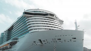 clip-3614493499-cruise-ship-travel-cabin-4k