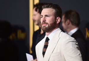 Avengers Assemble: Chris Evans Accidentally Shared A Peen Pic, Captain America's Anaconda Trends