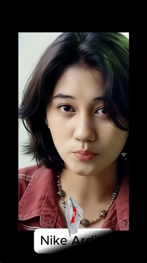 Ratih Purwasih - Hidup Yang Sepi (1990), atau Nike Ardilla - Biarkan Cintamu Berlalu (1994),