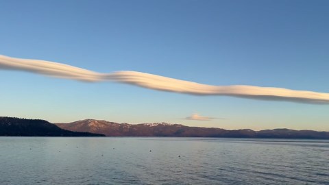 Distinctive cloud formation stretches across sky in Lake Tahoe, Nevada, USA