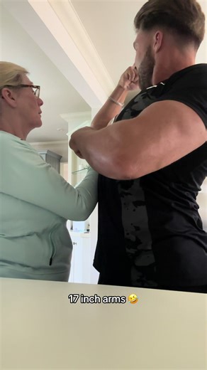 Building 17-Inch Biceps: Gym Workout Guide