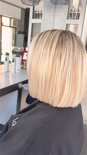 Capelli biondi con CHERATINA RINATO