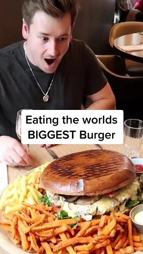 Ordering the Largest Burger Ever! 2.2KG Monster | Food Review