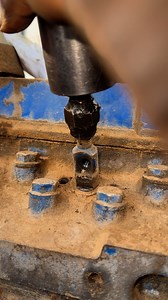 Very simple to remove diesel injector from engine #fbreels2025ツ #fbreelsfypシ゚viralシ #reelschallengereelschallenge #shortsreels #fbyシvideo #trendingreel #fypシ゚viral #viralphotochallenge #shortsfeed #shorts #mechanic | Farooq Alblushee