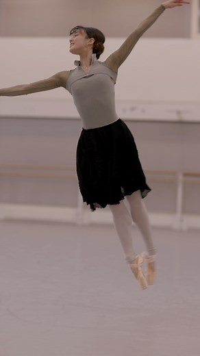 Rehearsals for Frederick Ashton’s exhilarating Rhapsody 🩰 Catch Daichi Ikarashi and Sae Maeda on our main stage tomorrow evening, 18 June, as they capture the grace and elegance of Ashton's choreography. Created in 1980 as one of Ashton’s final works, this ballet masterpiece encapsulates the dramatic essence of dance, blending stormy passion with serene grace. 🎟️ Enjoy Rhapsody alongside other works by Ashton on our Main Stage until 22 June at https://bit.ly/3yuXKKX | Royal Ballet And Opera