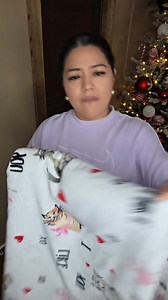 Con tal de que mis hijas me ayuden a limpiar las dejo que pongan su música 🎶 pero según ami no me gustan y asta las canto como esta eso que alguien me explique 🤷‍♀️🤦‍♀️ #videoreelsシ #betylugo #mamas | Bety Lugo