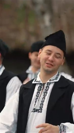 🌸 Mai e o lună! 🌸 Pe 6 martie 2026, folclorul se trăiește la Cluj 😍🇷🇴 „Mărțișor, sărută-mă bade, bădișor” ed. a V-a 🎤 Vlăduța Lupău | Paul Ananie | Olguța Berbec | Remus Novac alături de Ansamblul Folcloric Studențesc „Mărțișorul” 📍 Casa de Cultură a Studenților „Dumitru Fărcaș” 🎟️ Bilete pe entertix.ro: https://www.entertix.ro/bilete/34964/martisor-saruta-ma-bade-badisor-editia-a-v-a-6-martie-2026-casa-de-cultura-a-studentilor-cluj-napoca.html ✨ Tradiție. Emoție. Spectacol. ⏳ Fix o lună