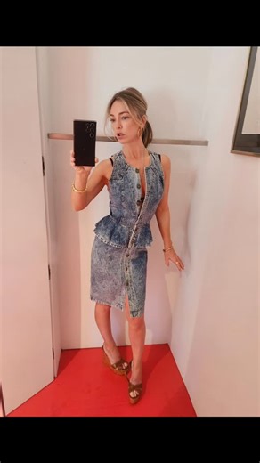 Erin Paige Stevenson on Instagram: "ORIIGNAL 1980's STONEWASH BUTTON UP DRESS ALERT, PERFECT CUT, BEST ON A SIZE 8. IN MINT CONDITION, MIU MIU VIBES. This piece is so much fun, so flattering and so comfortable. Everything about her proportions and cut are perfection. Peplum waist, button-through front and that perfectly remembered stonewashed finish that hugs, shapes and moves exactly where you want it to. Structured through the bodice, nipped at the waist, then relaxed through the skirt — it’s 