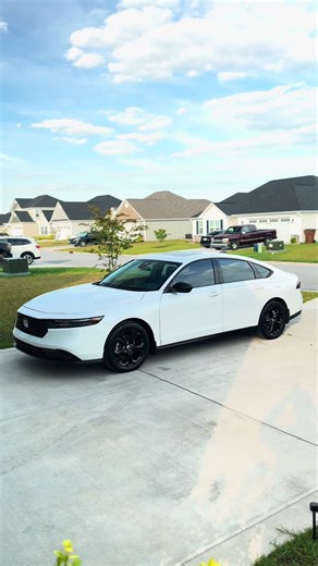 Locked in a true showroom finish ✨ 3-Year Ceramic Coating applied for deep gloss, slick hydrophobic protection, and long-lasting defense against UV rays, dirt, and everyday wear. This isn’t just shine — it’s long-term paint protection that keeps the vehicle looking freshly detailed. 📍 Jacksonville, NC | Serving surrounding areas Premium auto detailing ✨ DM to book your appointment and upgrade your vehicle’s finish. #creatorsearchinsights #jacksonvillenc #mobiledetailing #mobiledetailer #detaile