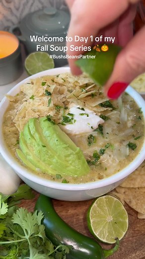 Delicious Salsa Verde White Chicken Chili Recipe