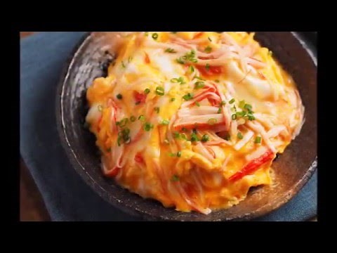 簡単かに玉丼の作り方、カニカマオムレツ丼