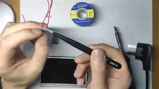 RX5808模块，48频道自动扫频，最简单的5.8G图传改装教程