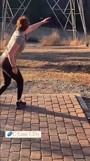 disc throwing game girl throwing disc #discusthrow #golf #discsthrow