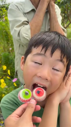 Hai ông cháu thử thách IQ370 đánh đàn sẽ ra sao?🧚🧗🦸🙎🙀#shorts #cute