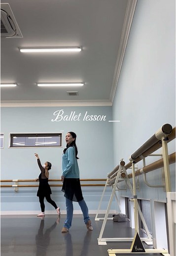 朝からレッスンある日のレッスンvlog 今日も疲れたー！頑張ったー！ 生徒のモチベーションってどうやったら上げて保てるんだろう... #バレエ #バレエレッスン #産後2ヶ月 #産後ダイエット #バレエ教師