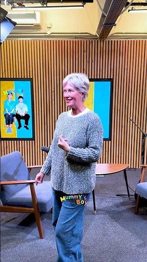 ARTHUR DRESSED AS HIS MUM FOR HALLOWEEN?