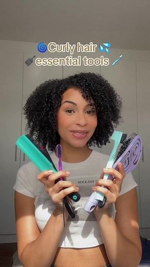 Must-Have Curly Hair Tools for Beautiful Curls