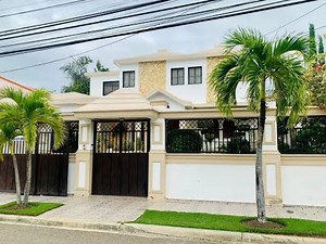 Casa Amplia en Venta en Santiago, Republica Dominicana FTC5ZJ