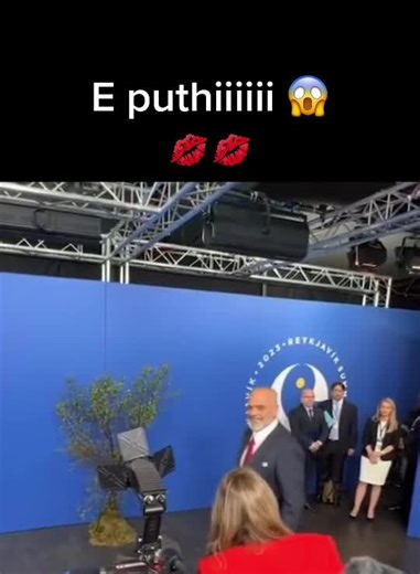 Muah muah! Puq puq! #ediramakryeminister #ediramameme #shkoder #tomdoshimorbab #erionveliaj #lalieri