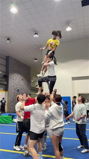 Mastering Cheerleading: 3 Levels in 1 Min! CheerleadingSkill GymnasticsChallenge
