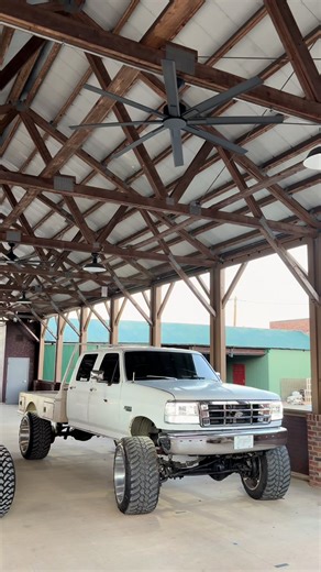 The Return of the White Rig: Anticipating Bubba's Truck