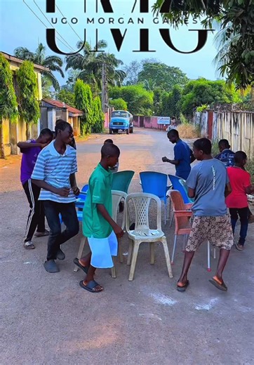 Exciting Boys' Musical Chairs Game Highlights