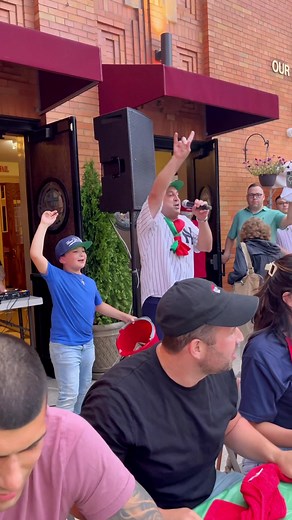 @Olmcfeast first ever meatball eating contest hosted by yours truly @lilmomozzarella and brought to you by @drinktreo 💥🥖💥 Special thanks to @michaelsofbrooklyn for providing the sauce and @mariosmeatsanddeli for providing the meatballs.@MariosMeatsAndDeli @Organic TREO @michaelsofbrooklyn