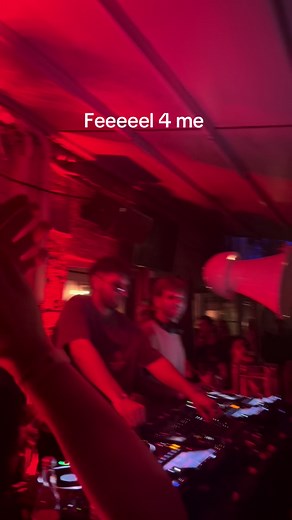 Naarm getting treated well today. @not without friends 6 hours Sydney from a couple months ago was glorious #lukealessi #jordanbrando #williamkiss @The Trip London