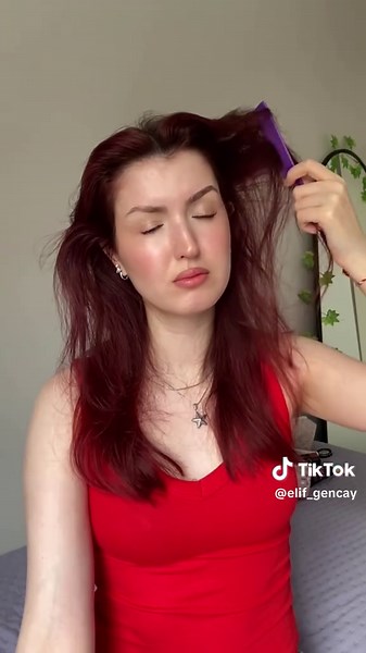 Evet cok güzel oluyor ama cok kalıcı gelmedi bana🥲 (görünen markalar olduğu için *reklam) #hair #hairstyle #hairhack #saç