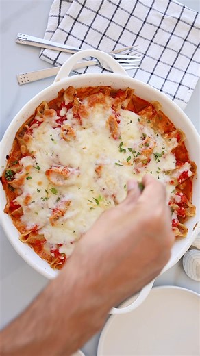 Cheesy beef stuffed pasta shells 🐚 | The Cooking Foodie