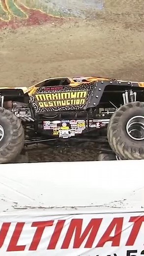 Monster Jam: Max-D Monster Truck Drives on Wall!