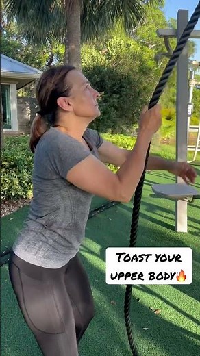 Endless Rope Vertical Pulling Machine is a great way to do upper body conditioning!! ❤️
