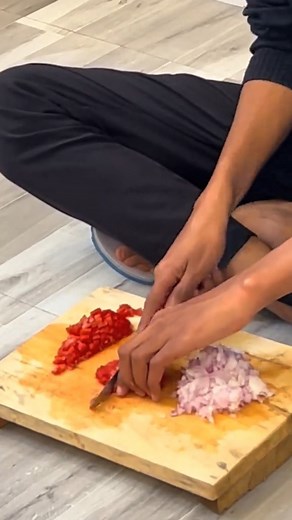 509K views · 10K reactions | Start your day right with Ethiopian-style scrambled eggs!  Quick, easy, and packed with flavor—perfect for those busy mornings. Who’s adding this to their breakfast lineup? .. (: @muniyom Via TikTok) Join the Moya Fam for Ethiopian food content @balemoya .. #ethiopiancoffee #ethiopia #eastafricanfood #africanfood #balemoya | Balè Moya | Facebook