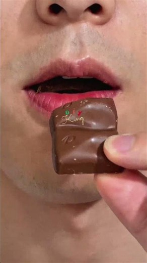 Extreme Close-Up Chocolate ASMR 🍫 | Dove Chocolate Slow Bite & Chewing | 4K Relaxing Sounds