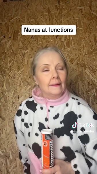 Wrap it up 🤝🏻 #fyp #foryoupage #trending #xyzbca #foryou #viral #irish #funny #sketch #skit