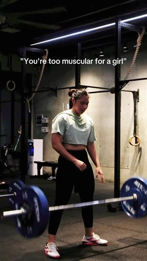 Where are my strong queens at? #crossfit #fyp #fypage #viral #gym #gymmotivation #weightlifting