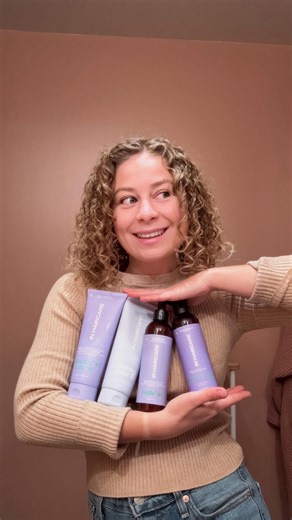 Connaissez-vous les bons gestes pour prendre soin de vos cheveux bouclés ? 😃 Notre fondatrice @laureenschein vous explique sa routine capillaire étape par étape, avec les produits @in_haircare : une super marque française, experte des bouclettes naturelles ! 🩵 On répond à vos questions en commentaires si vous avez besoin d’aide pour améliorer votre routine. 💬 Retrouvez tous les produits sur labelleboucle.fr et dans nos 8 boutiques en France (Paris, Lyon, Toulouse, Marseille, Bordeaux, Nantes)