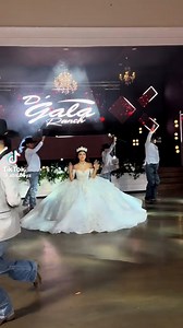 Hermosa quinceañera baila “Balada Para Adelina” versión Grupo Soñador, arreglo por Alberto Tlahuetl | Grupo Soñador