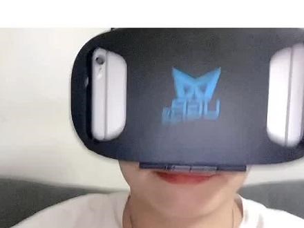 #vr #vr眼镜 #vr眼镜你玩过吗 #过山车 vr眼镜之云霄飞车，刺激刺激！#vr过山车 #vr游戏