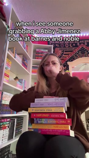 i love being the bookseller that tells them they should read it in order too #booktok #bookish #booktokfyp #books #bookishhumor #abbyjimenez