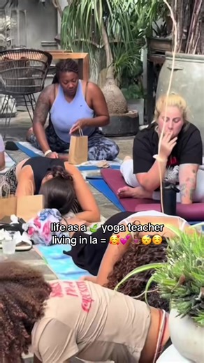 come pull up to my next class this wednesday in west hollywood 🧘🏽‍♀️🧘🏽‍♀️ link is in my bio to rsvp :))