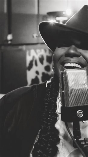 4.8K views · 25K reactions | Lord, we need Your mercy… let this song be a prayer that rises from our hearts today. #winans #mercy #debbiewinans #music | Debbie Winans | Facebook