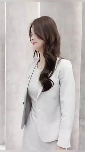 Skinny Girl Walking Sideways Viral TikTok Trend