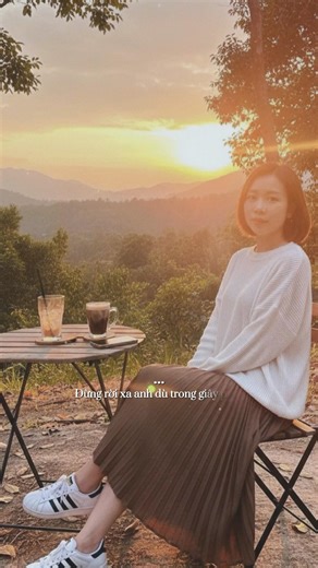 Hoàng hôn, một ly cà phê và "Cách em 1mm" trong tai nghe...