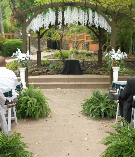 Twilight-Inspired Wedding Aesthetic: A Dreamy Experience